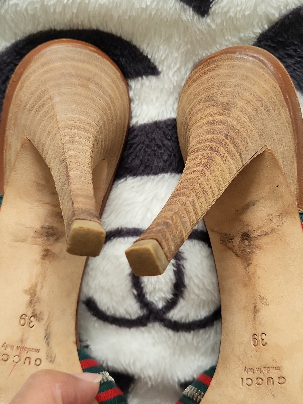 100 % Authentic Gucci Brown Leather Slides Green & Red Stripe 39 COMPARE PRICES - Picture 8 of 14